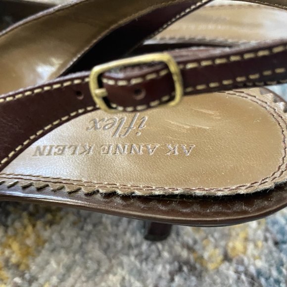 Anne Klein Like New Brown Slingbacks - Picture 5 of 8